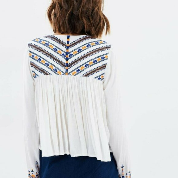 TIGERLILY Seba White Shell Embroidered Light Jacket - Picture 8 of 11